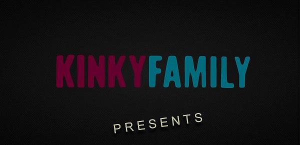  Kinky Family - Knocking up his slutty stepsis Tiffany Watson teen porn